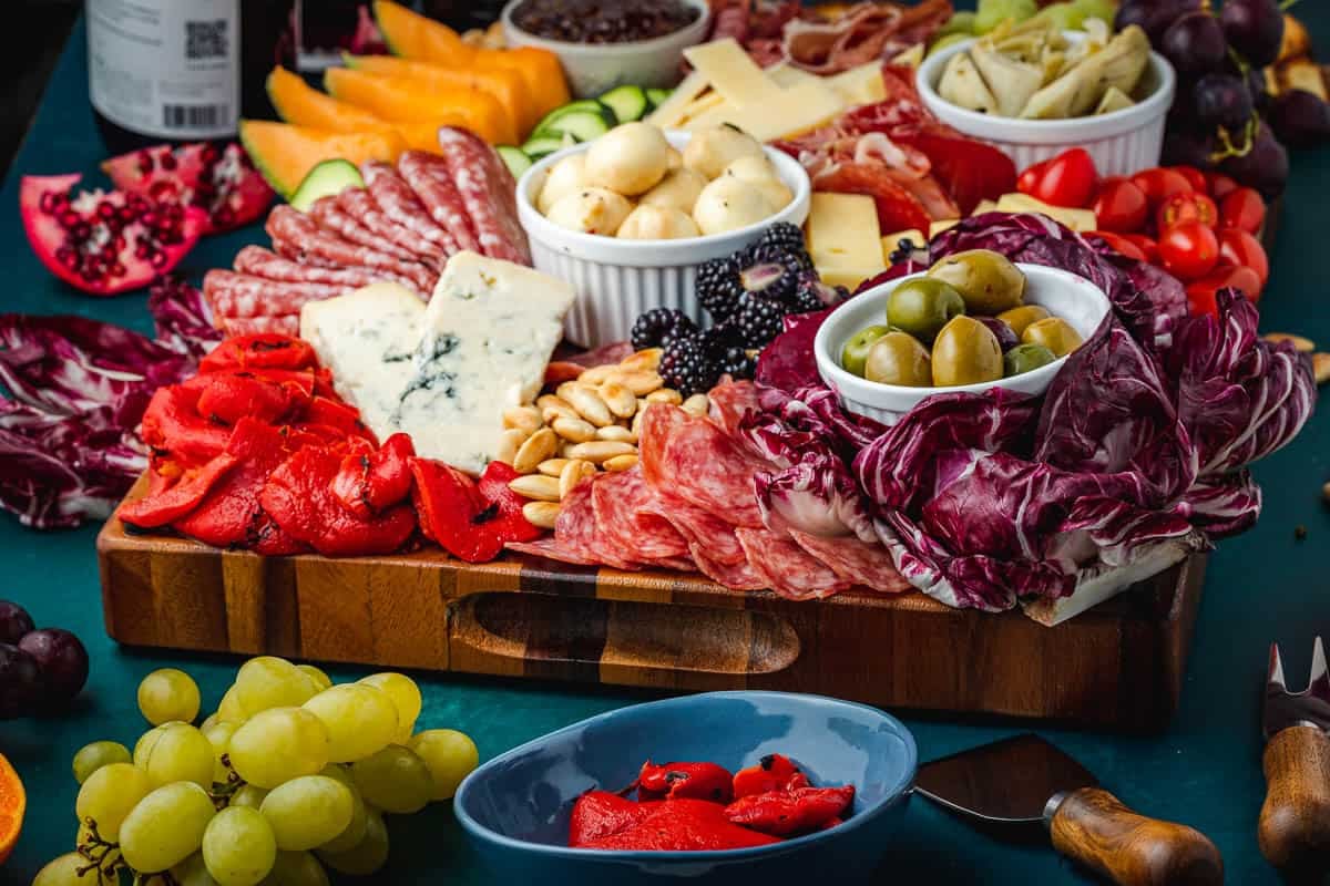 Antipasto Platter Guide: Essential Ingredients & Variations